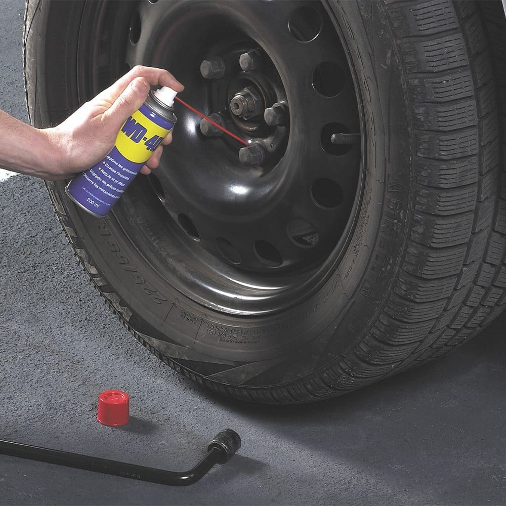 How to change your car tyres yourself
