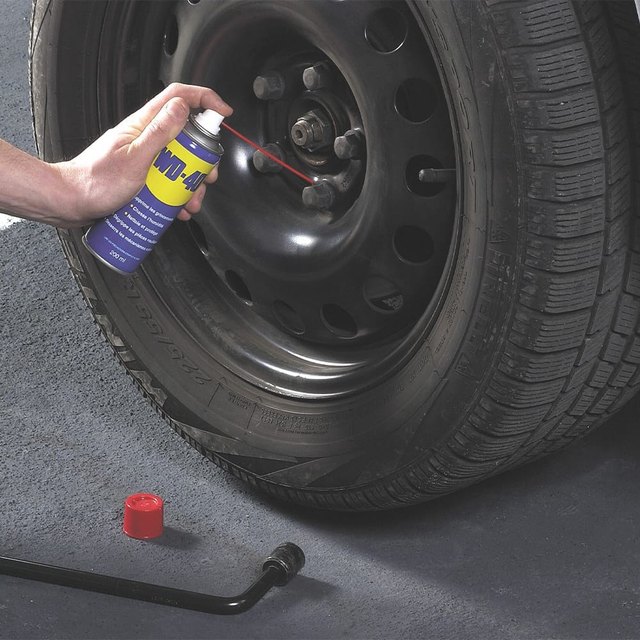 How to change your car tyres yourself