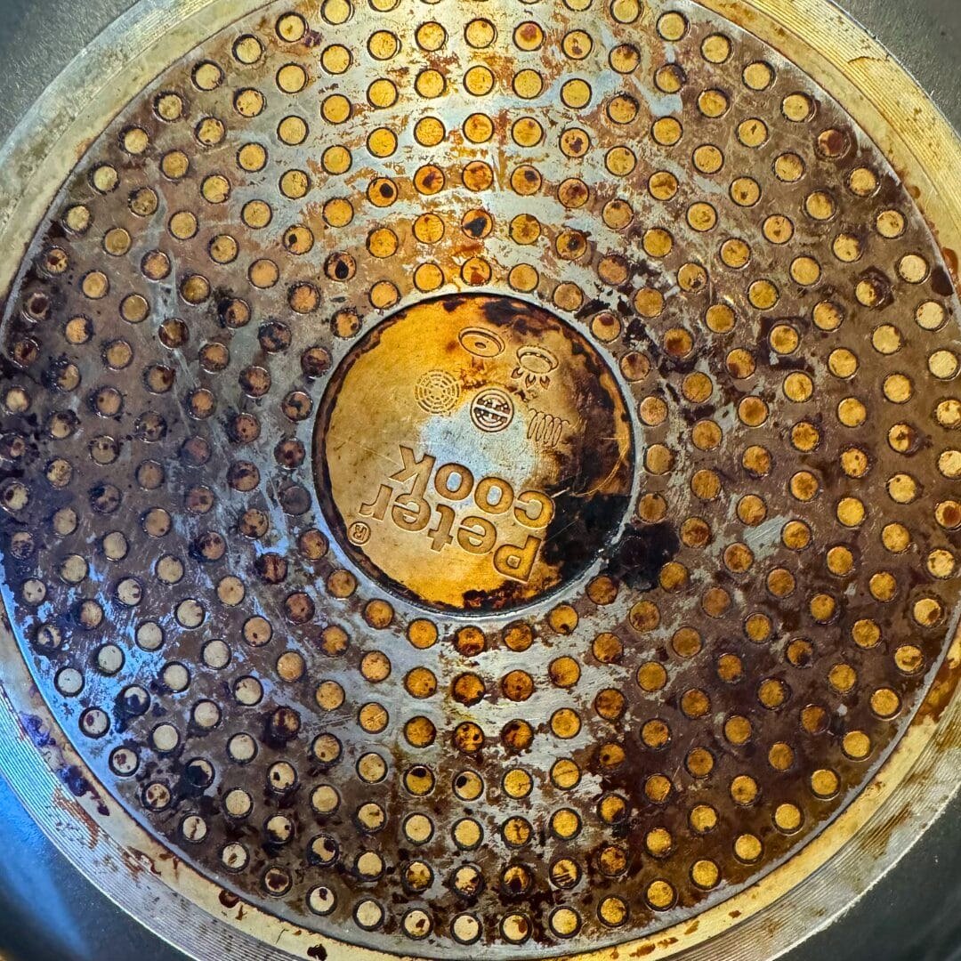 Vinegar and soda for fresh burns
