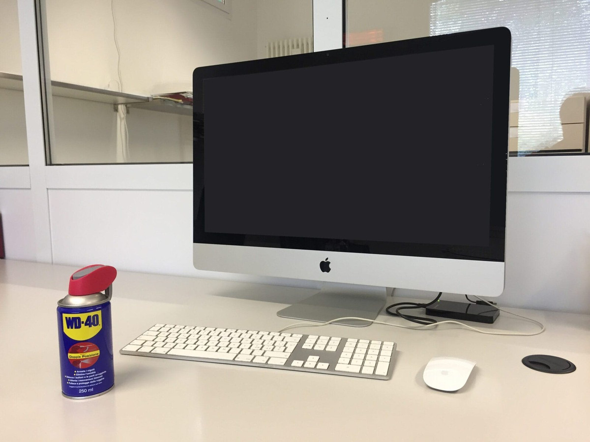 How to clean a computer, keyboard, mouse and printer