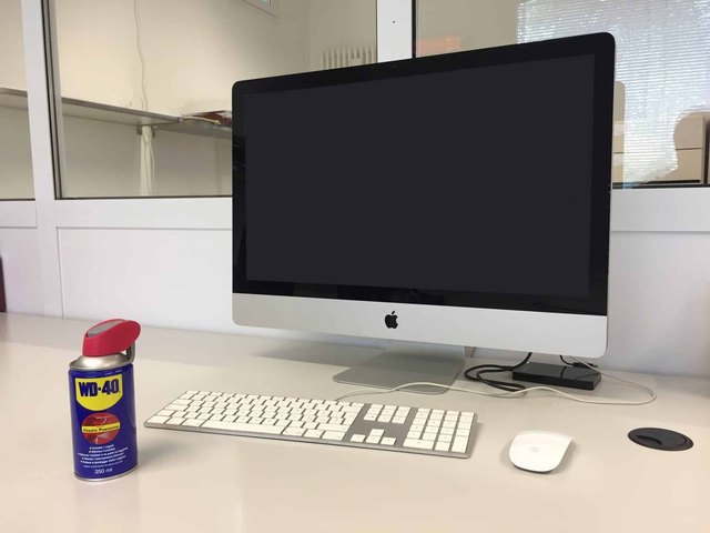 How to clean a computer keyboard