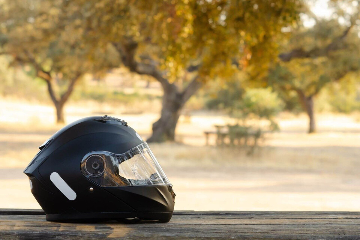 How to clean a motorcycle helmet visor