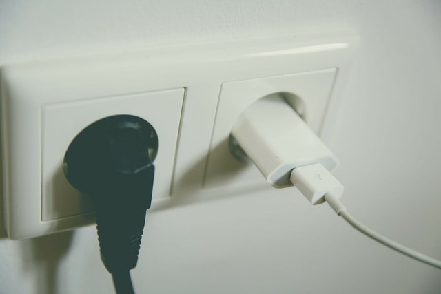 How to Safely Clean an Electrical Socket