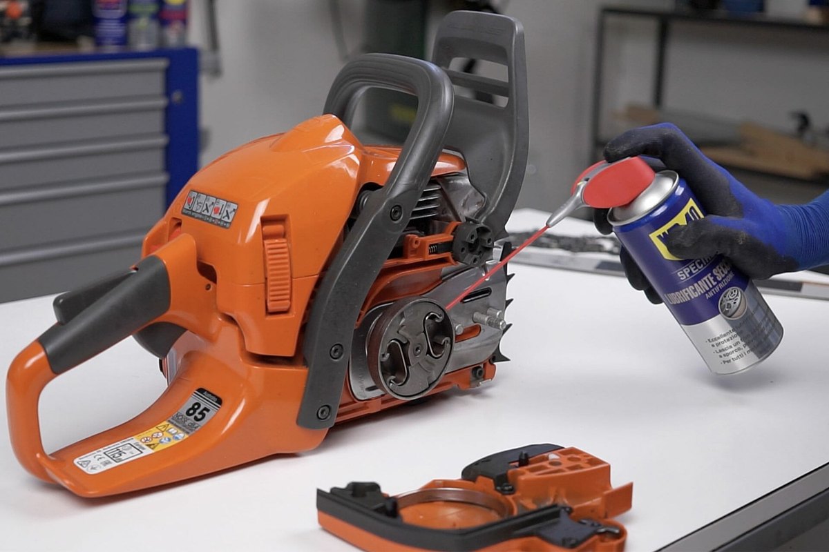 Secure the saw and remove the chain