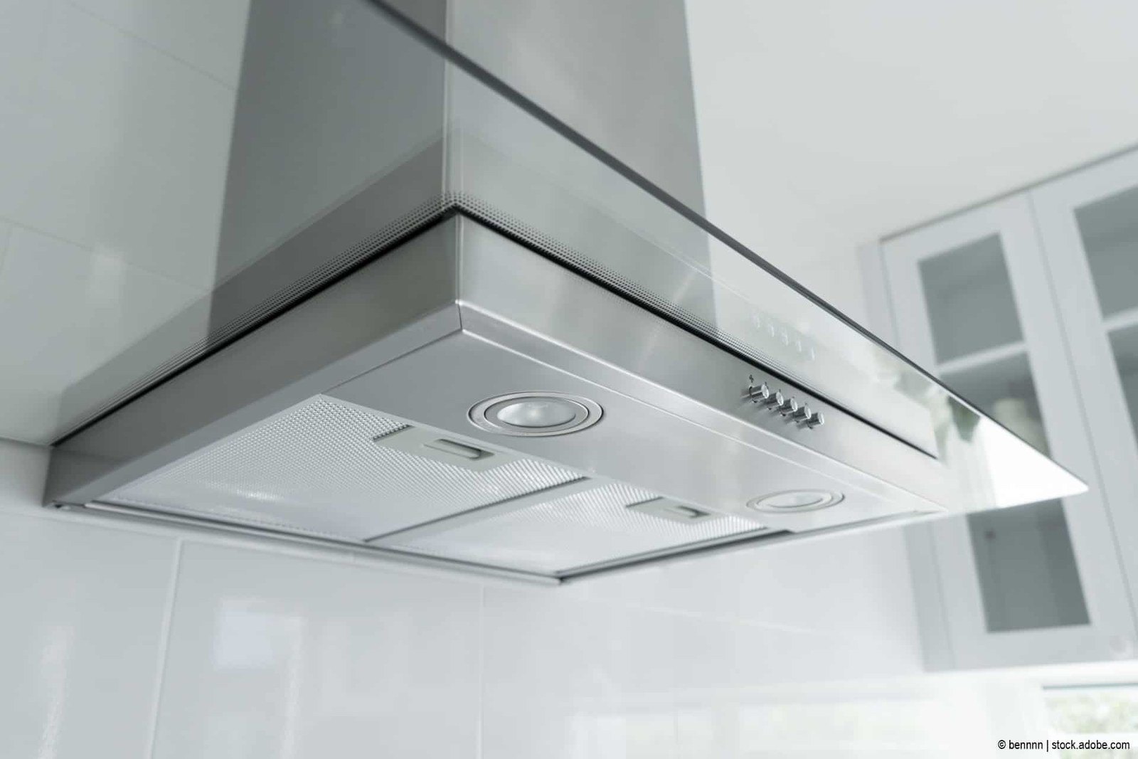 How to clean a range hood and grease filter