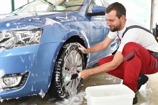 How to Clean Car Tyres and Prepare Them for Storage
