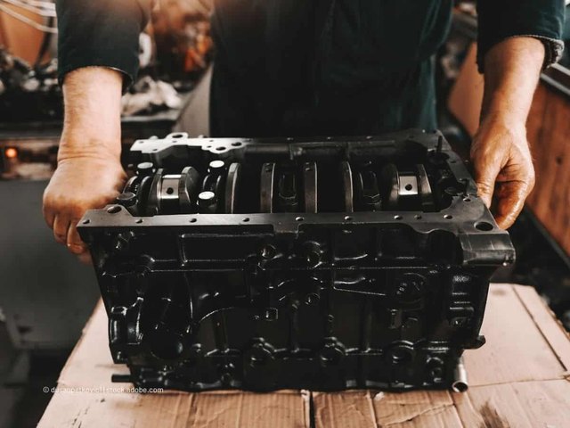 How to Decarbonise Pistons and a Cylinder Head