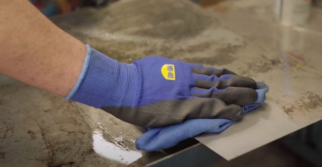 How to Degrease Metal Surfaces and Parts