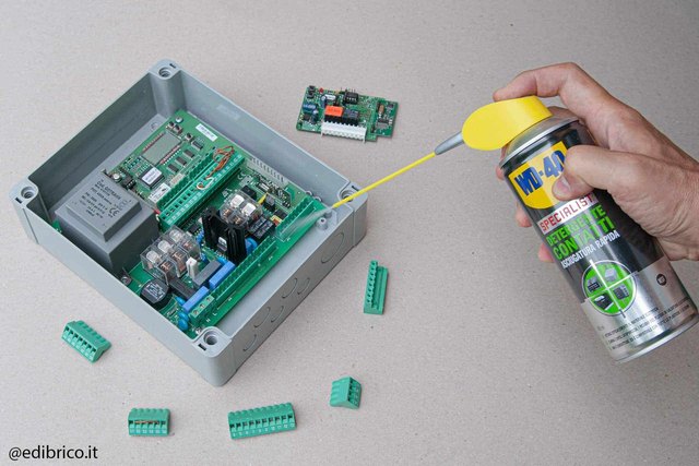 How to Clean Electrical Contacts Safely