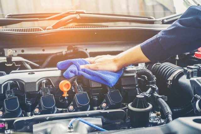 How to Degrease and Clean a Car Engine