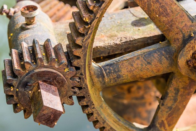 How to Extend the Life of Industrial Gears