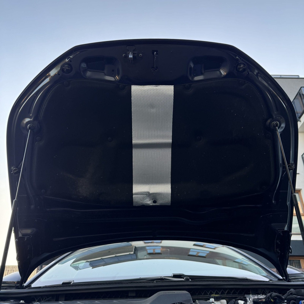 How to fix a car bonnet that will not close
