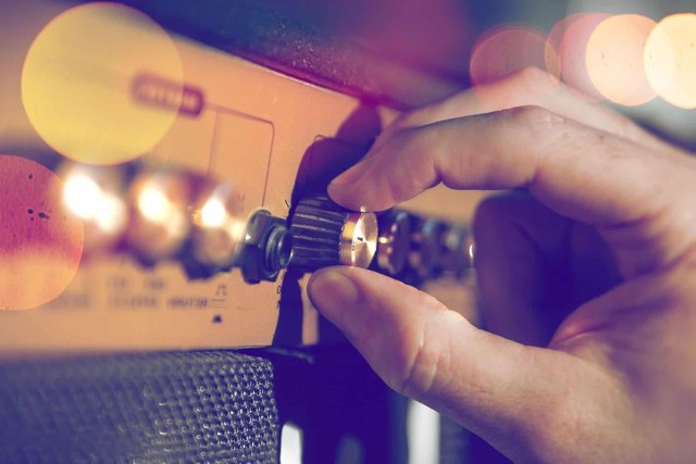 How to fix a crackling potentiometer