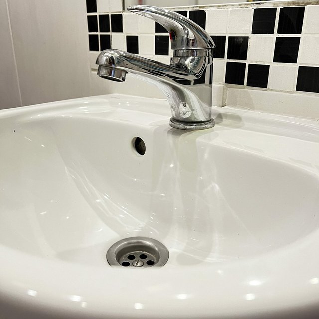 How to fix common home plumbing problems