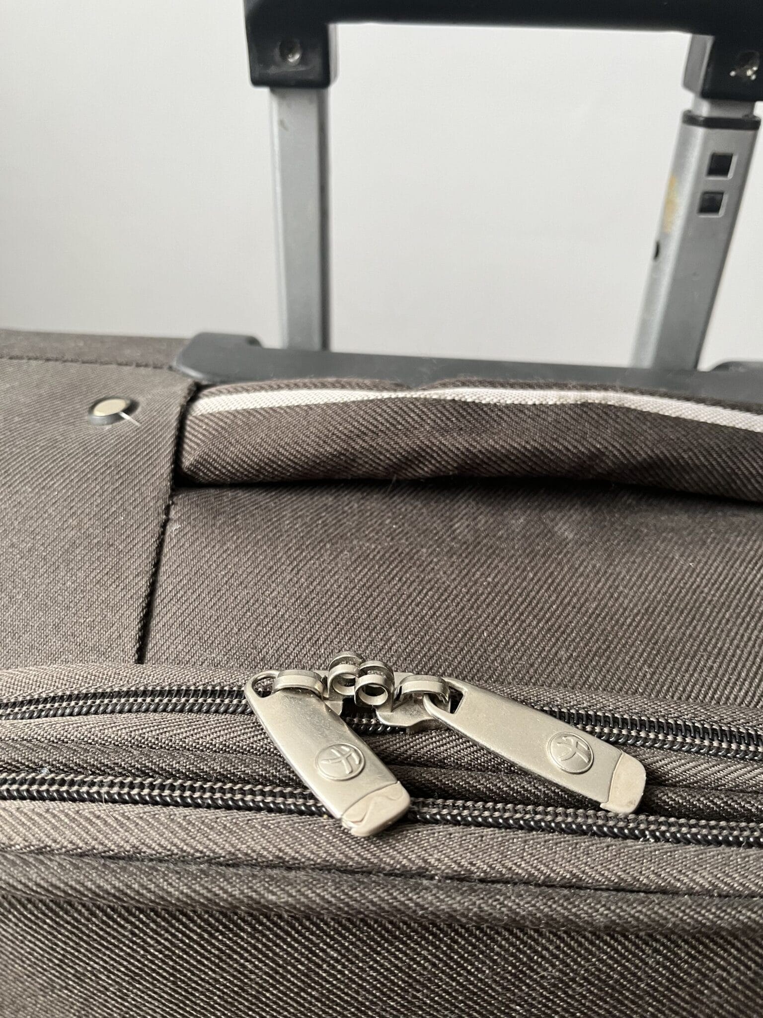 How to lubricate a suitcase zipper