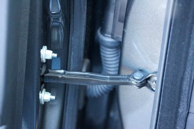 How to lubricate and protect your car doors