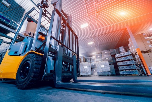 How to Maintain a Forklift