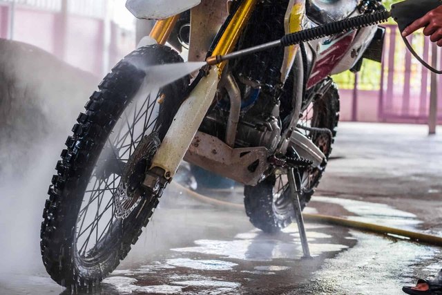 How to Maintain a Motocross Bike