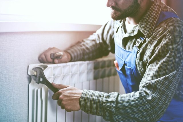 How to Maintain a Radiator Before Winter