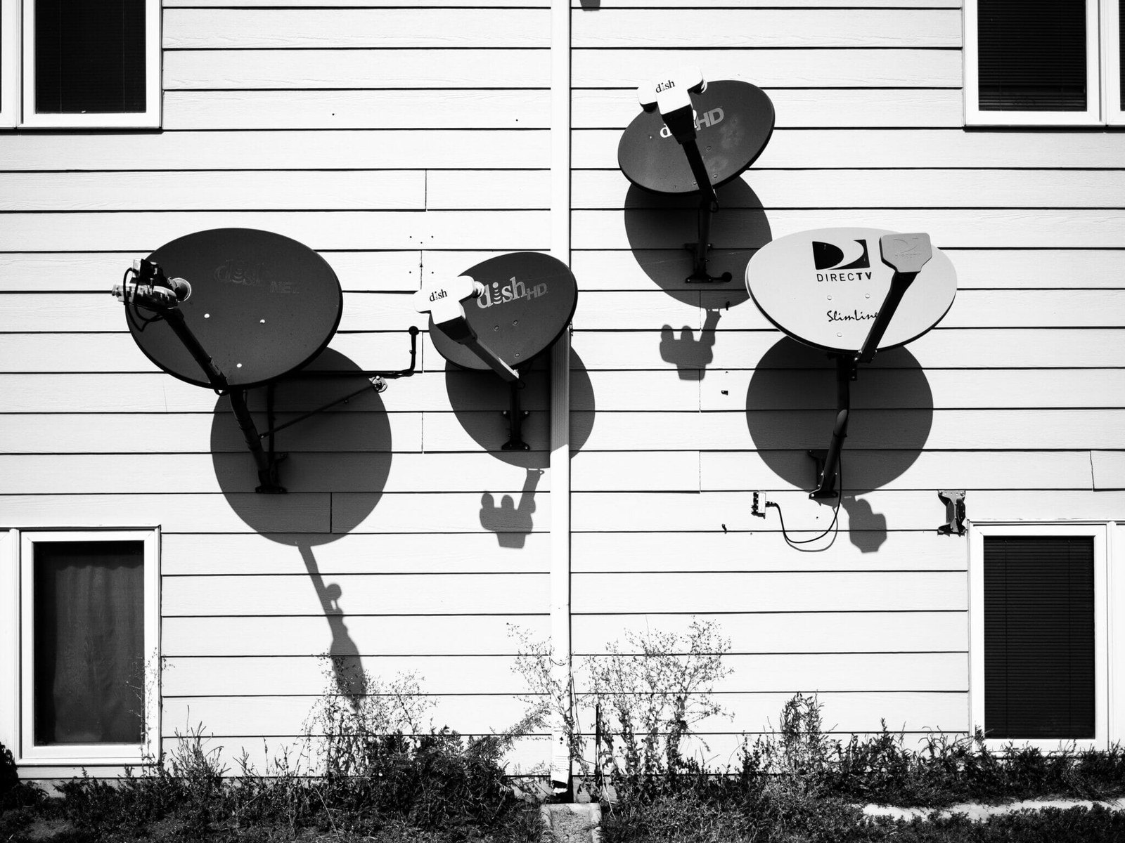 How to maintain a satellite dish