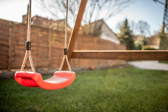 How to Maintain a Swing Set