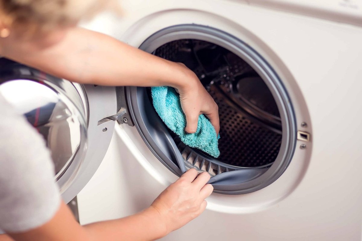 Clean the drain filter