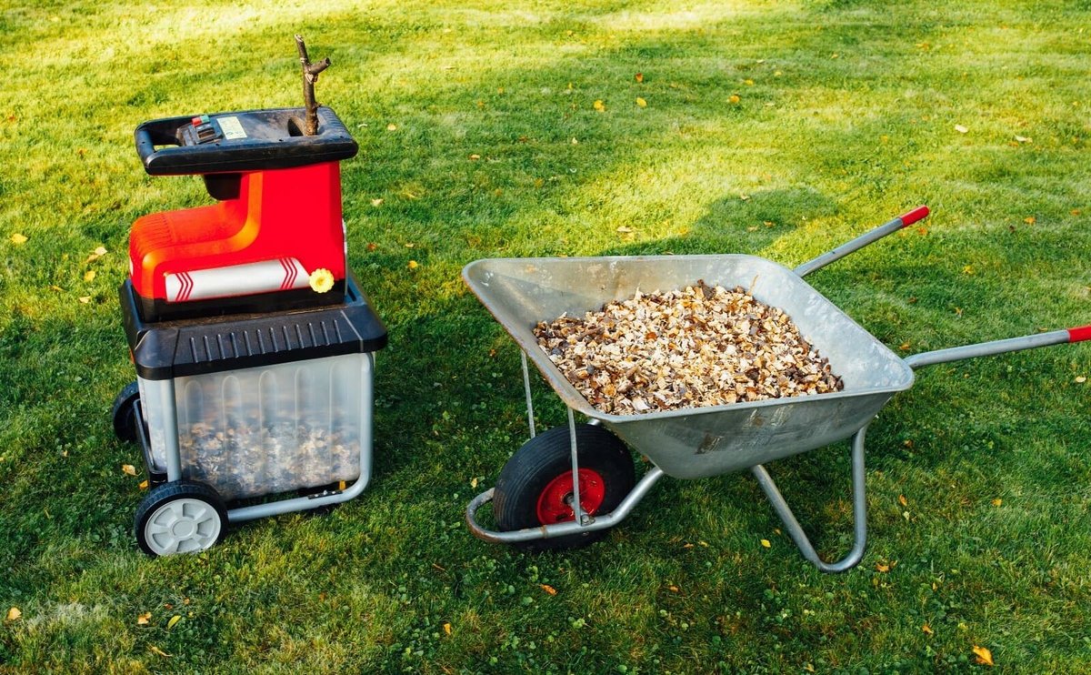 Clean the chipper