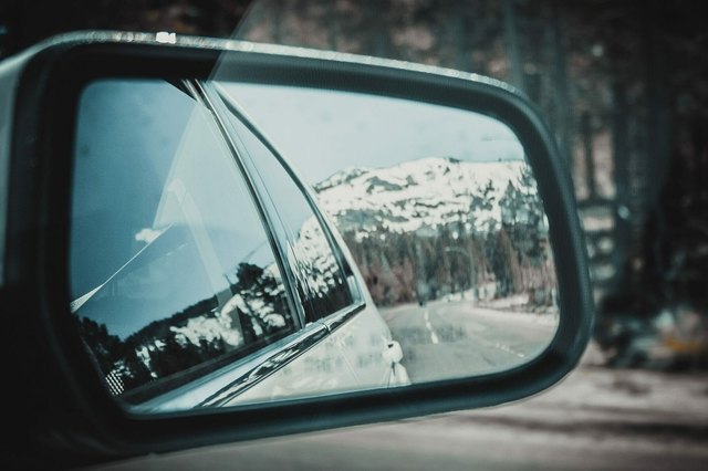 How to maintain car wing mirrors