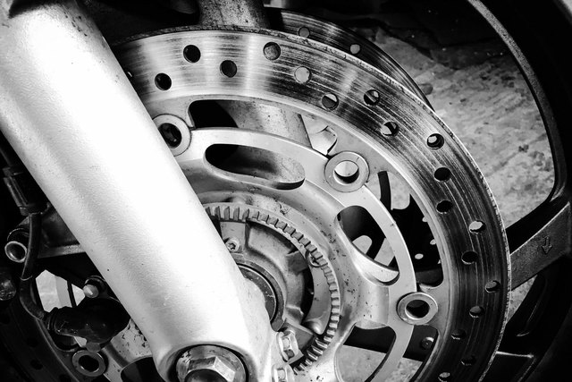 How to Maintain Motorcycle Brakes