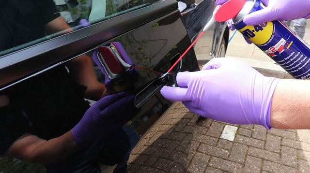 How to Maintain Tesla Door Handles in Winter