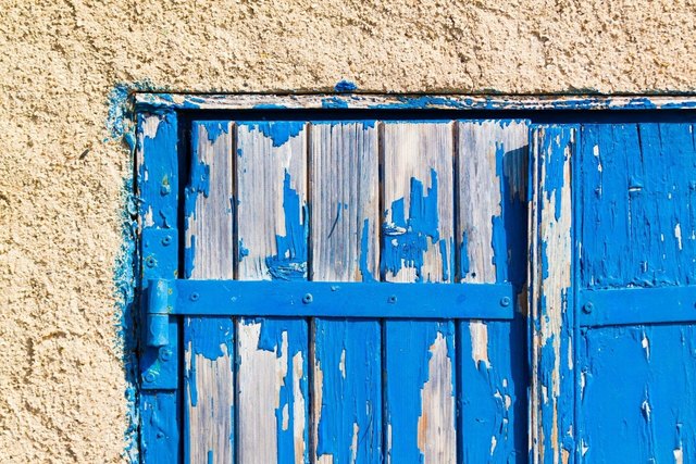 How to Maintain Wooden Shutters