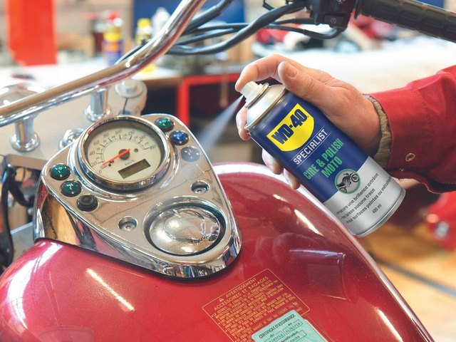 How to Polish and Wax a Motorcycle