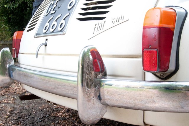 How to Polish Chrome on a Classic Car
