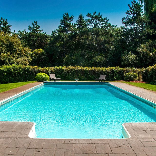 How to prepare a pool for summer