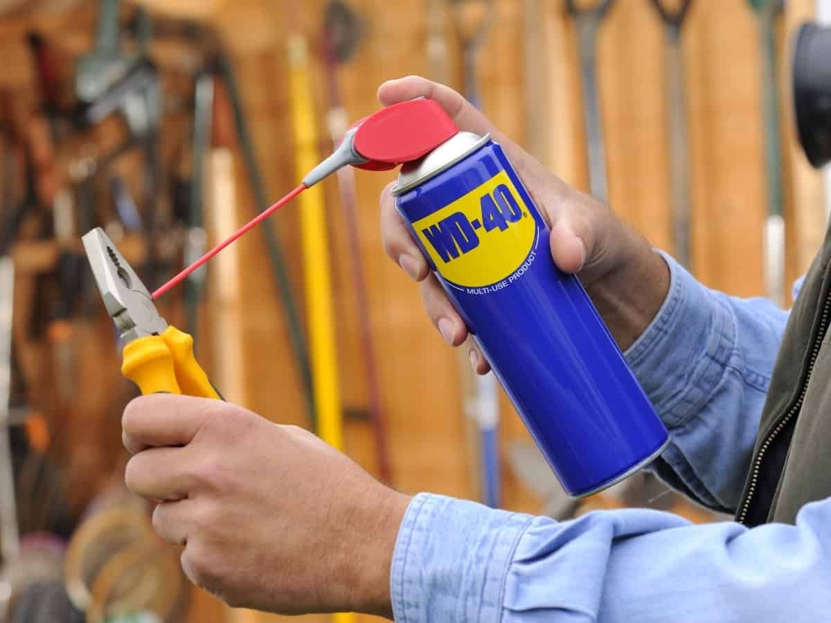 How to prepare garden tools for winter storage