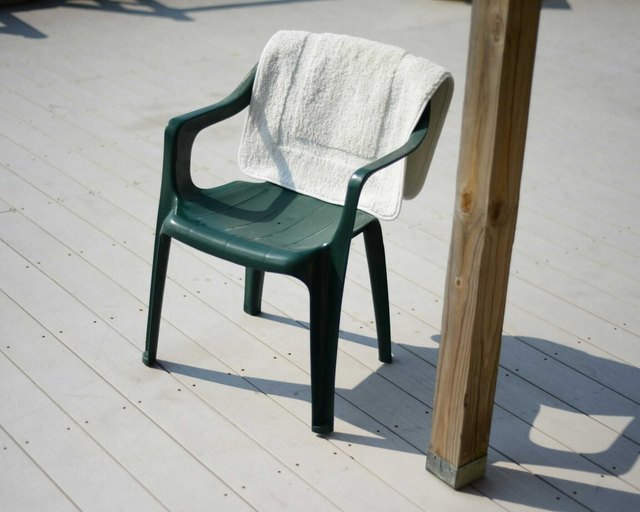How to protect plastic garden furniture