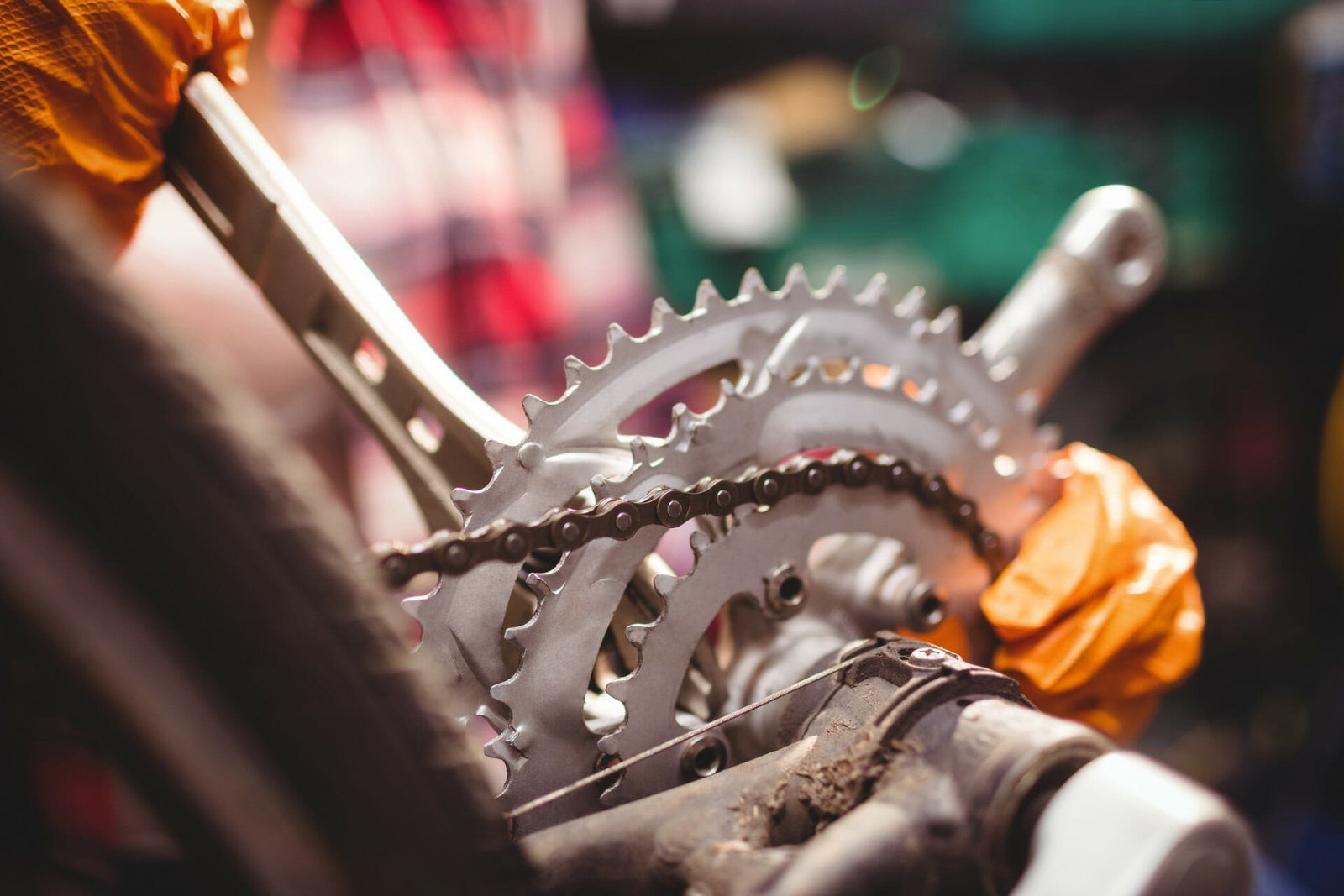How to Remove Moisture from a Bike Chain