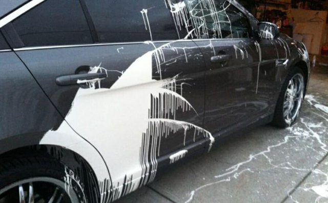 How to Remove Paint Splashes from a Car