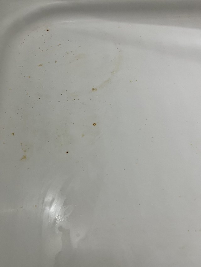 How to remove rust from a bathtub
