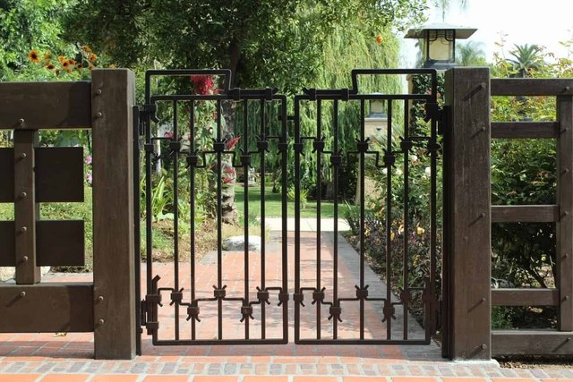 How to remove rust from iron gates and fences