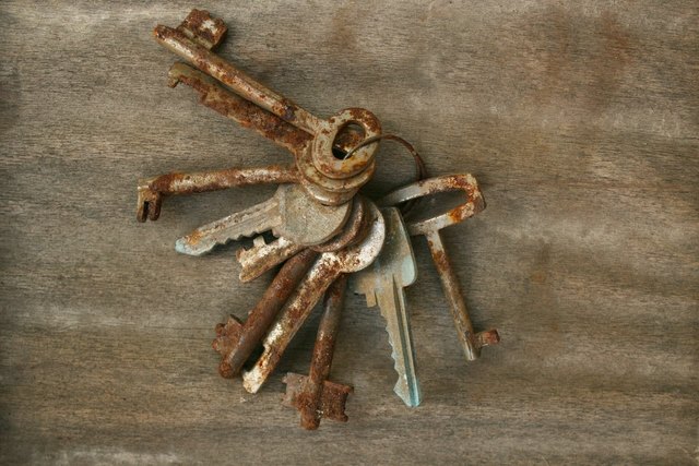 How to remove rust from keys