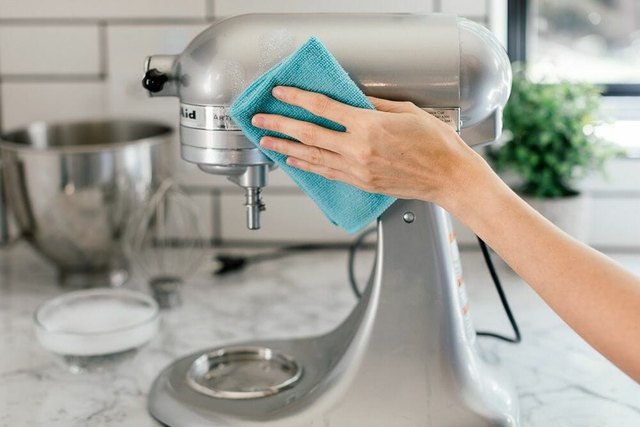 How to remove rust from stainless steel