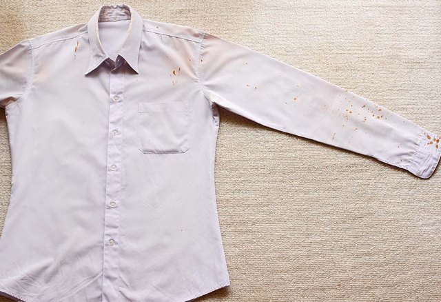 How to remove rust stains from clothes
