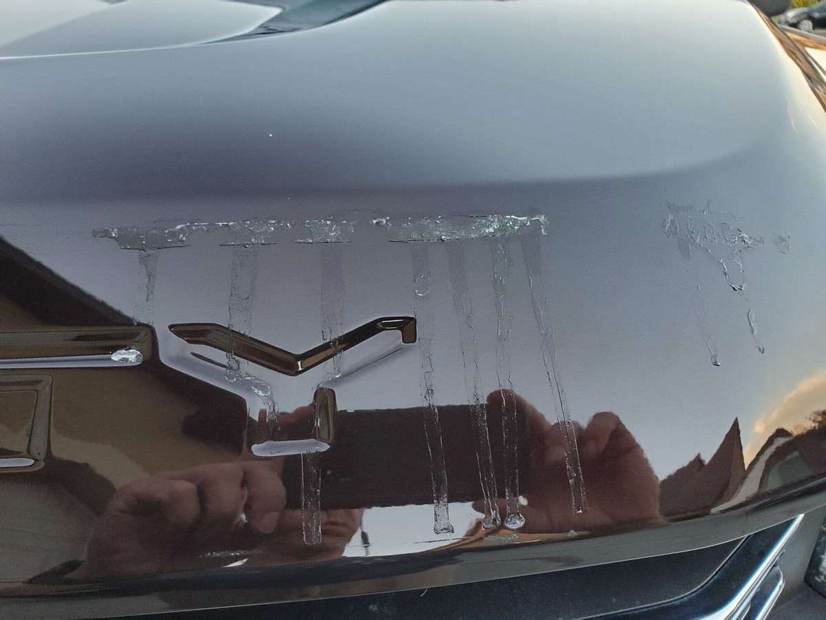 How to remove super glue from car paint
