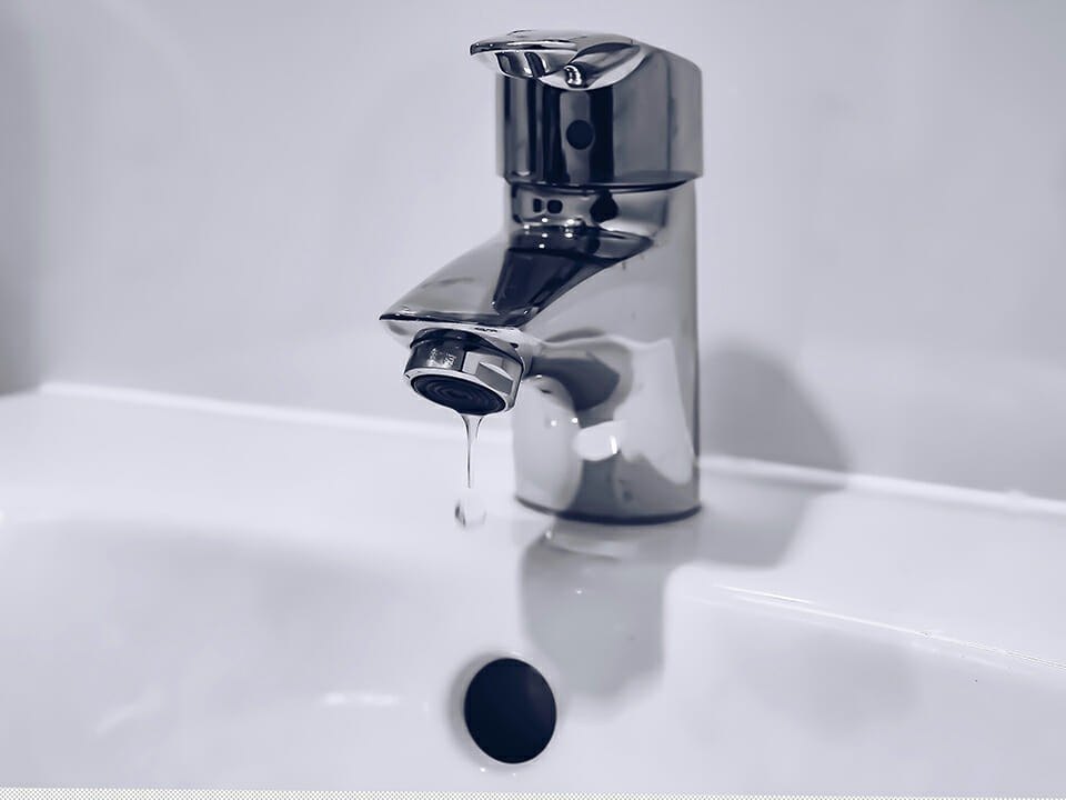 How to remove and replace a broken tap or mixer