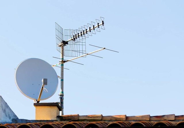 How to repair a TV aerial or satellite dish