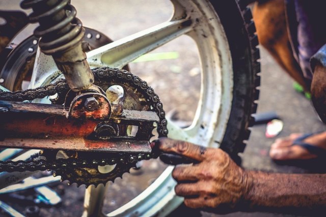 How to Replace a Motorcycle Chain Kit