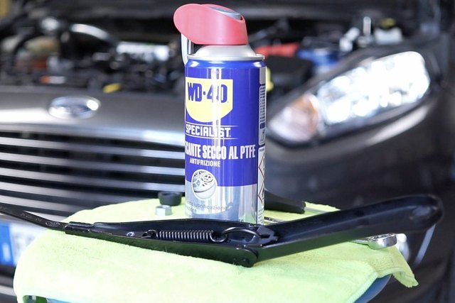 How to replace car wiper blades
