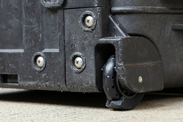 How to replace suitcase wheels yourself