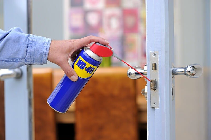 How to fix a squeaky door in 5 easy steps